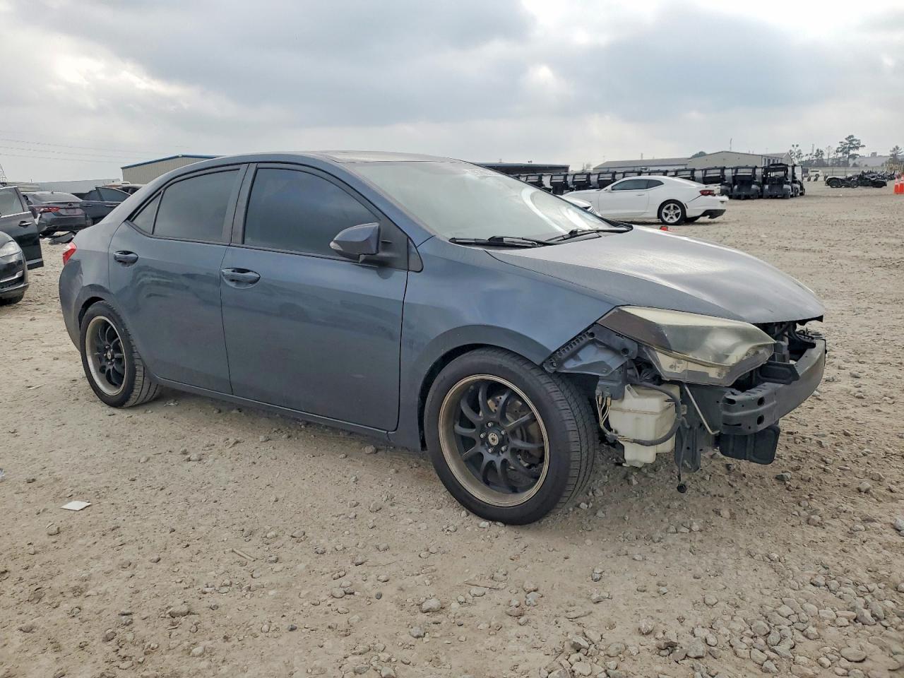 2015 TOYOTA COROLLA L photo 4