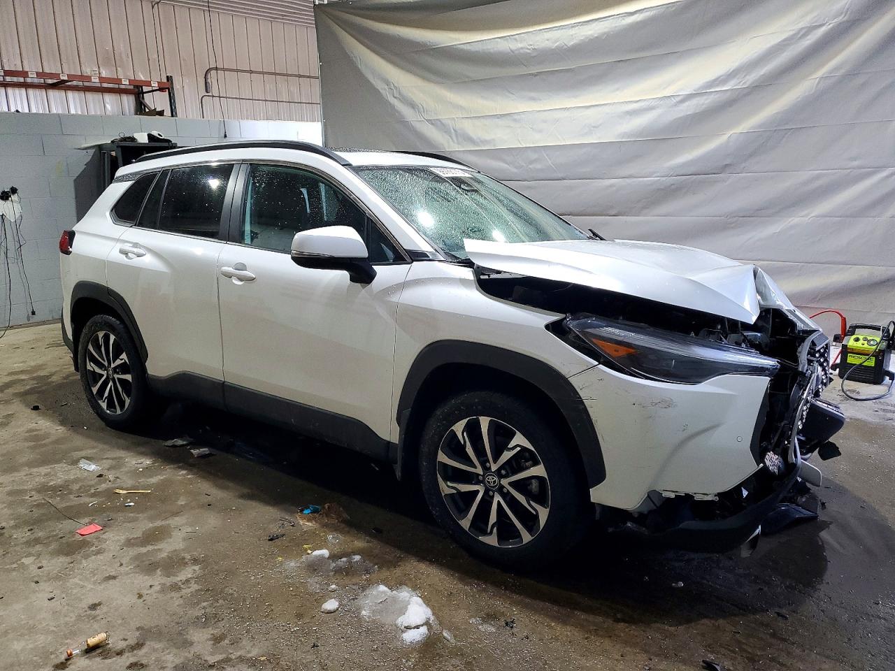 2024 TOYOTA COROLLA CROSS XLE photo 10