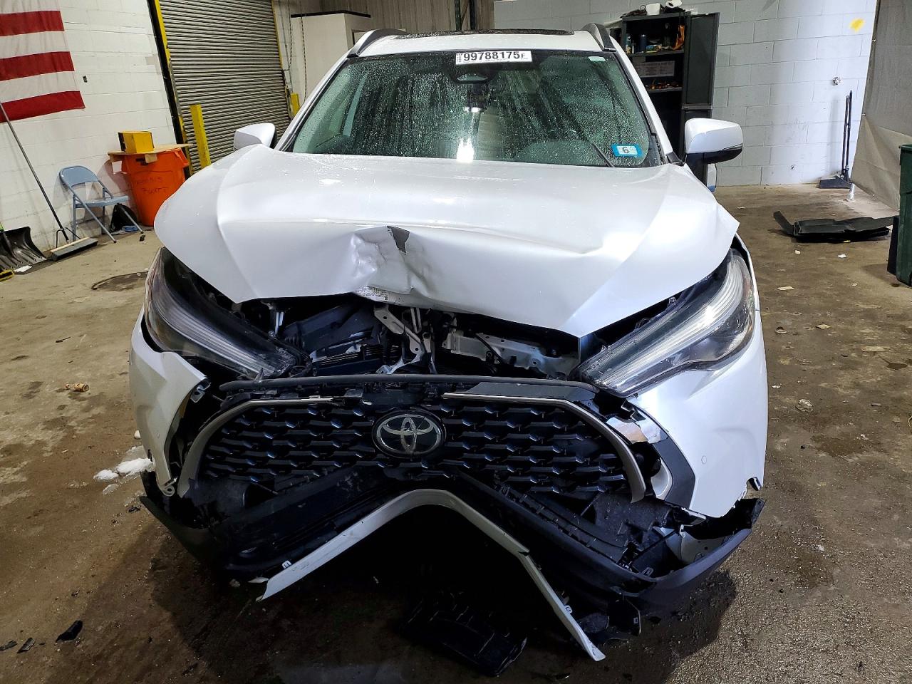2024 TOYOTA COROLLA CROSS XLE photo 13