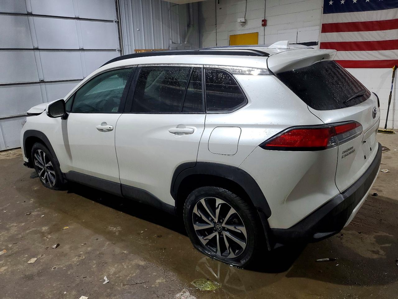 2024 TOYOTA COROLLA CROSS XLE photo 4
