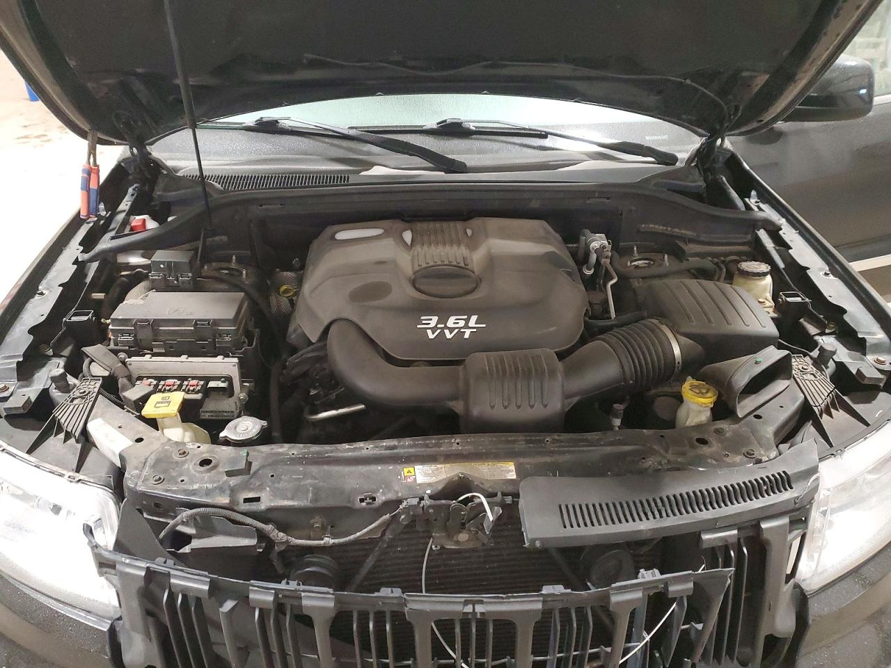 2012 JEEP GRAND CHEROKEE LAREDO photo 12