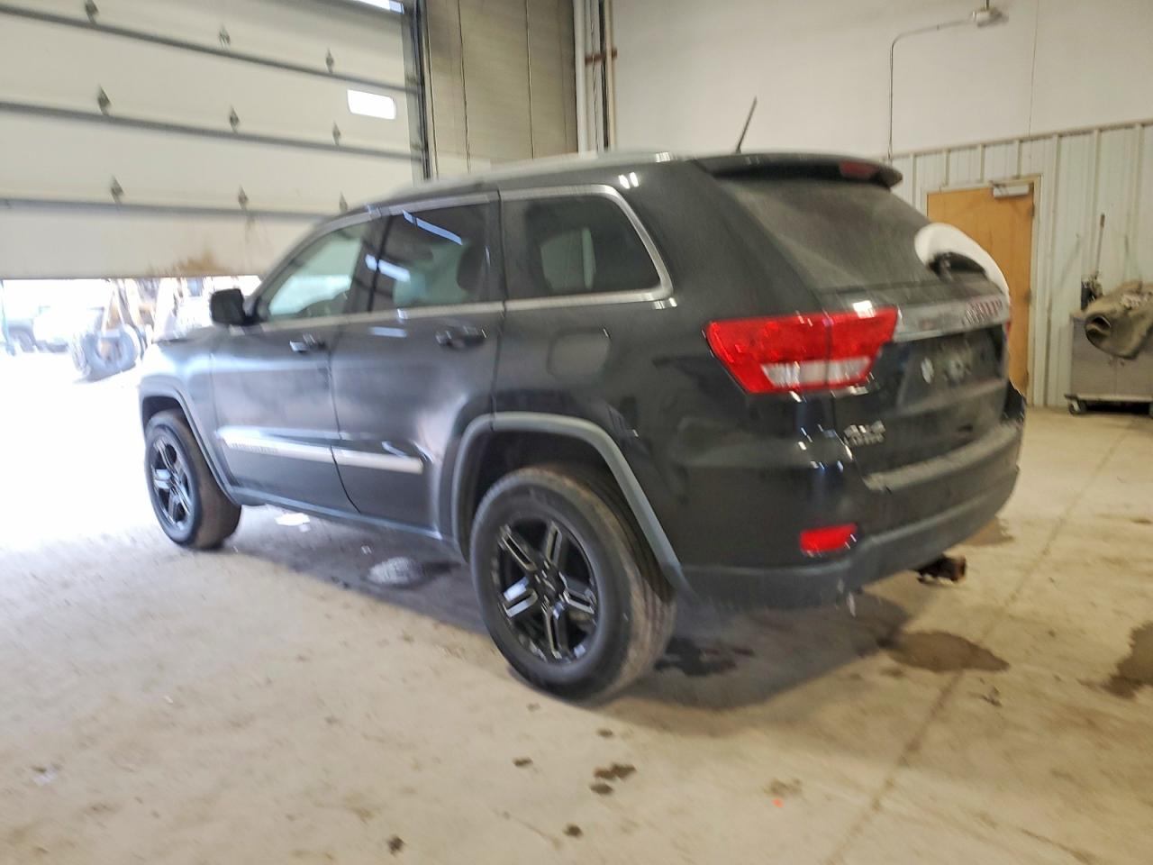 2012 JEEP GRAND CHEROKEE LAREDO photo 2