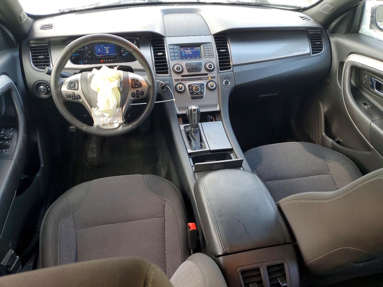 2016 FORD TAURUS SEL photo 8