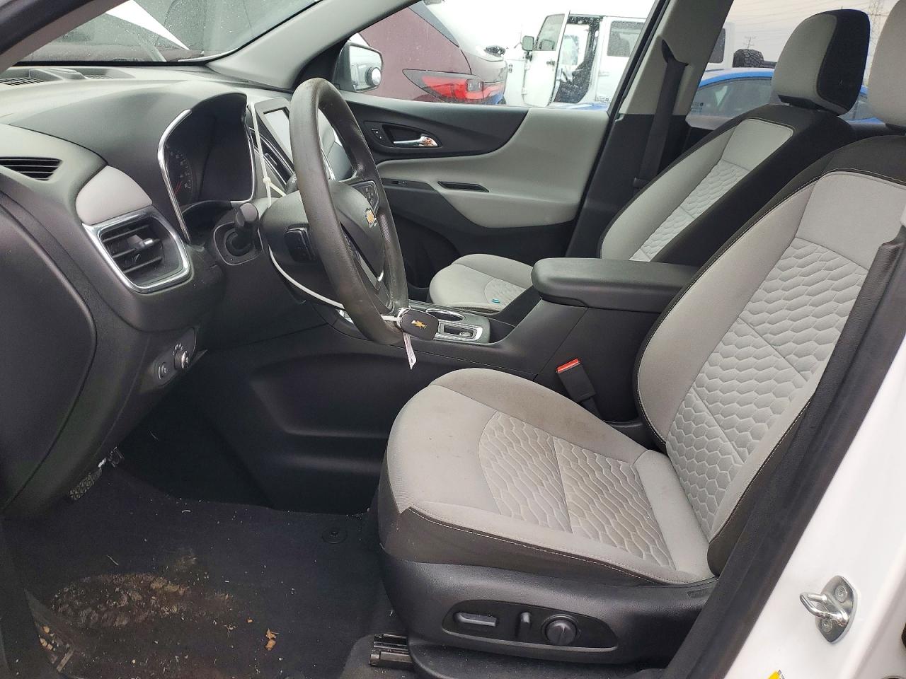 2020 CHEVROLET EQUINOX LT photo 7