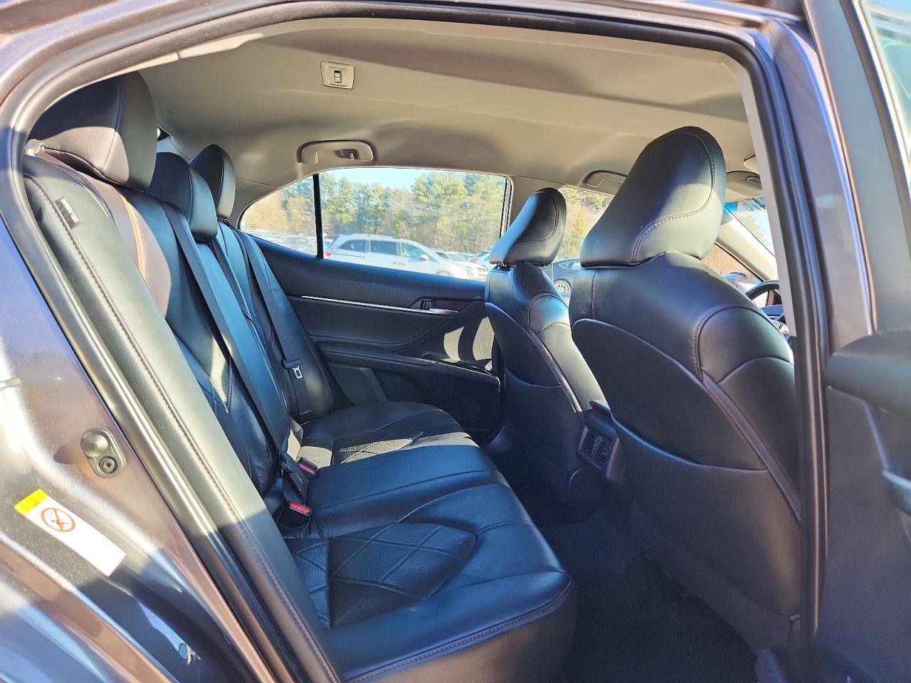 2018 TOYOTA CAMRY L photo 10