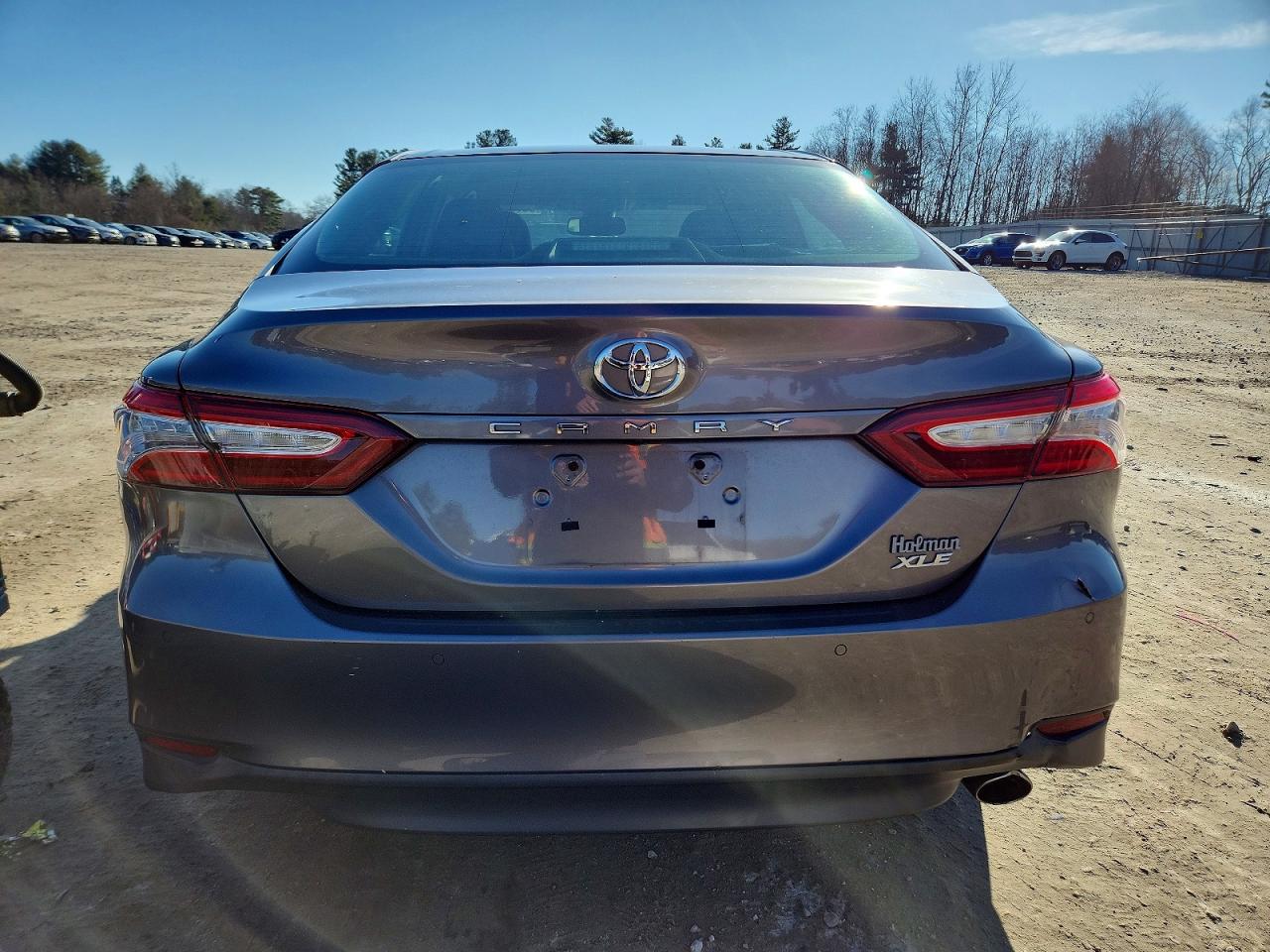 2018 TOYOTA CAMRY L photo 6