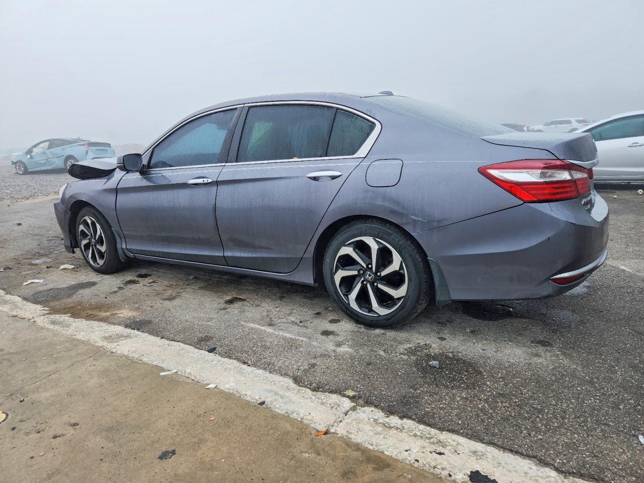 2017 HONDA ACCORD EX photo 2