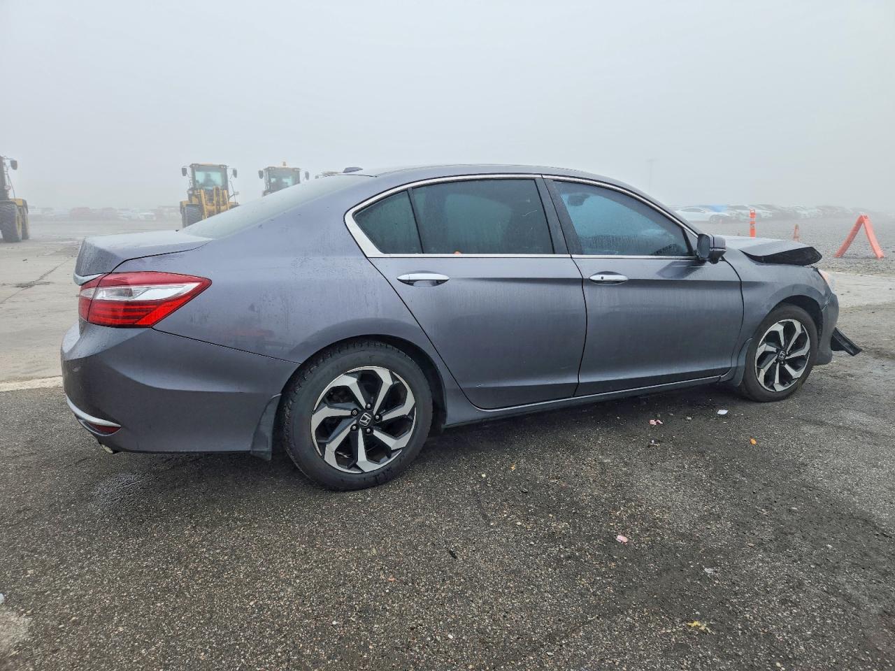 2017 HONDA ACCORD EX photo 3