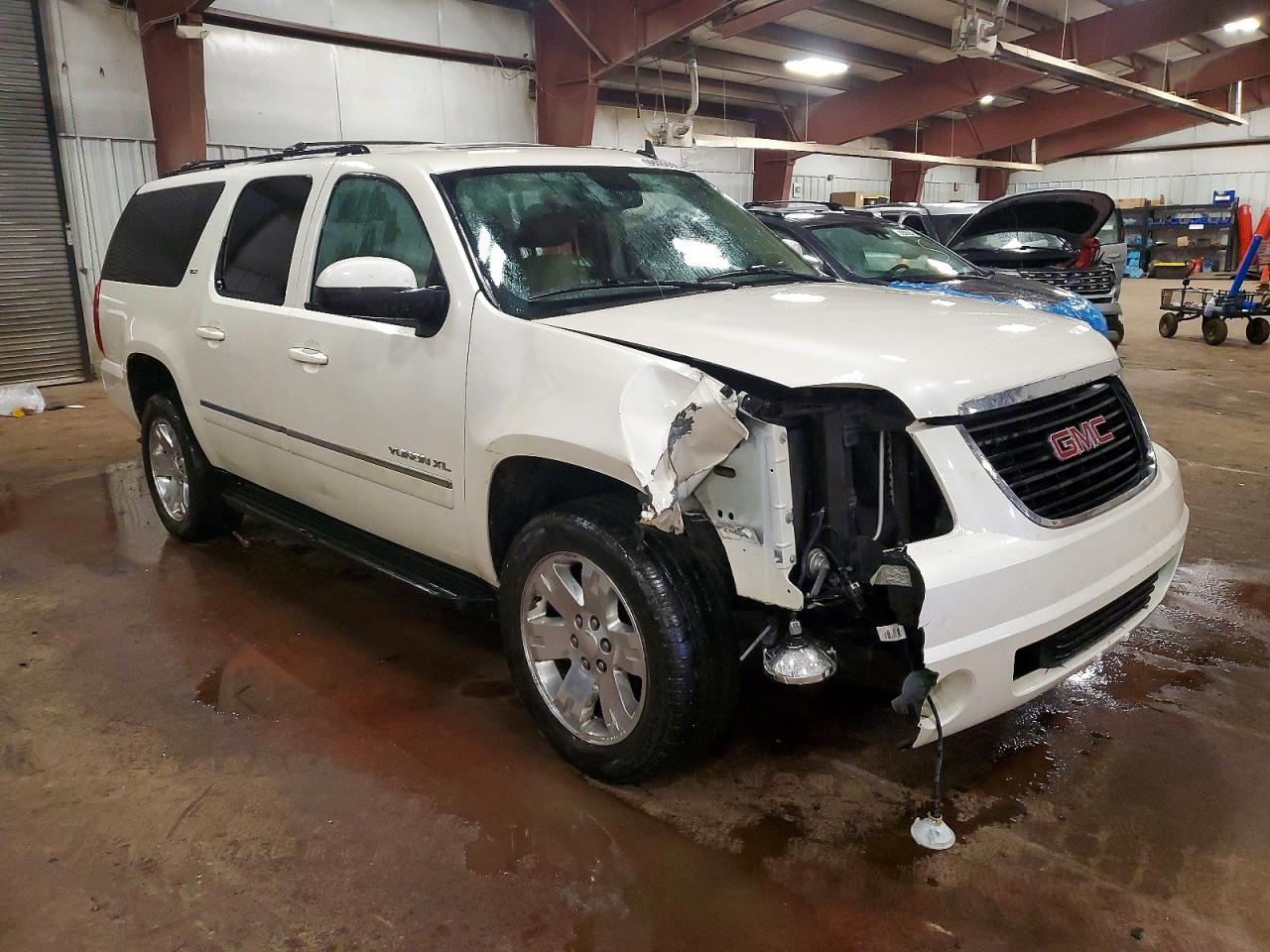 2014 GMC YUKON XL K1500 SLT photo 4