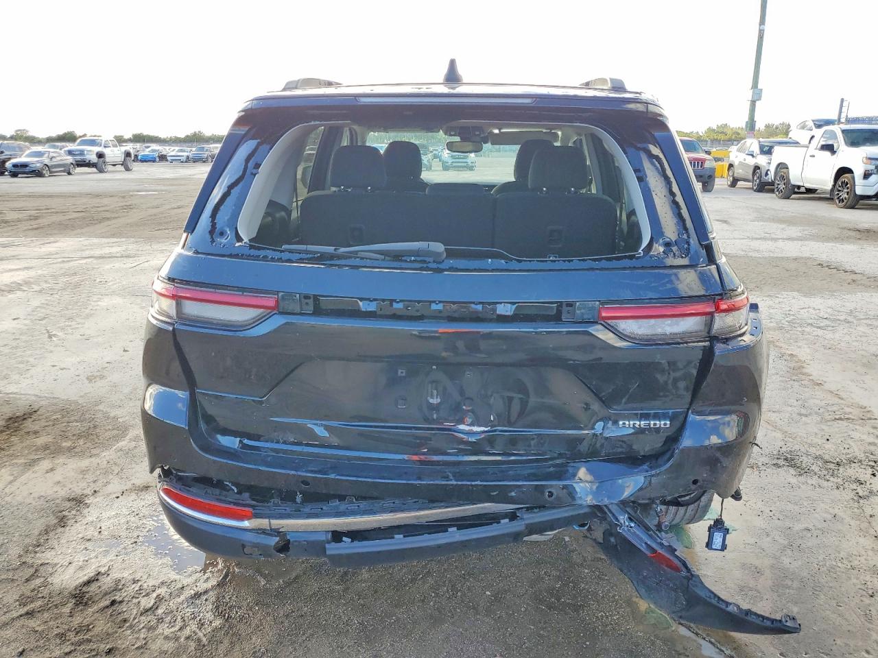 2024 JEEP GRAND CHEROKEE LAREDO photo 6