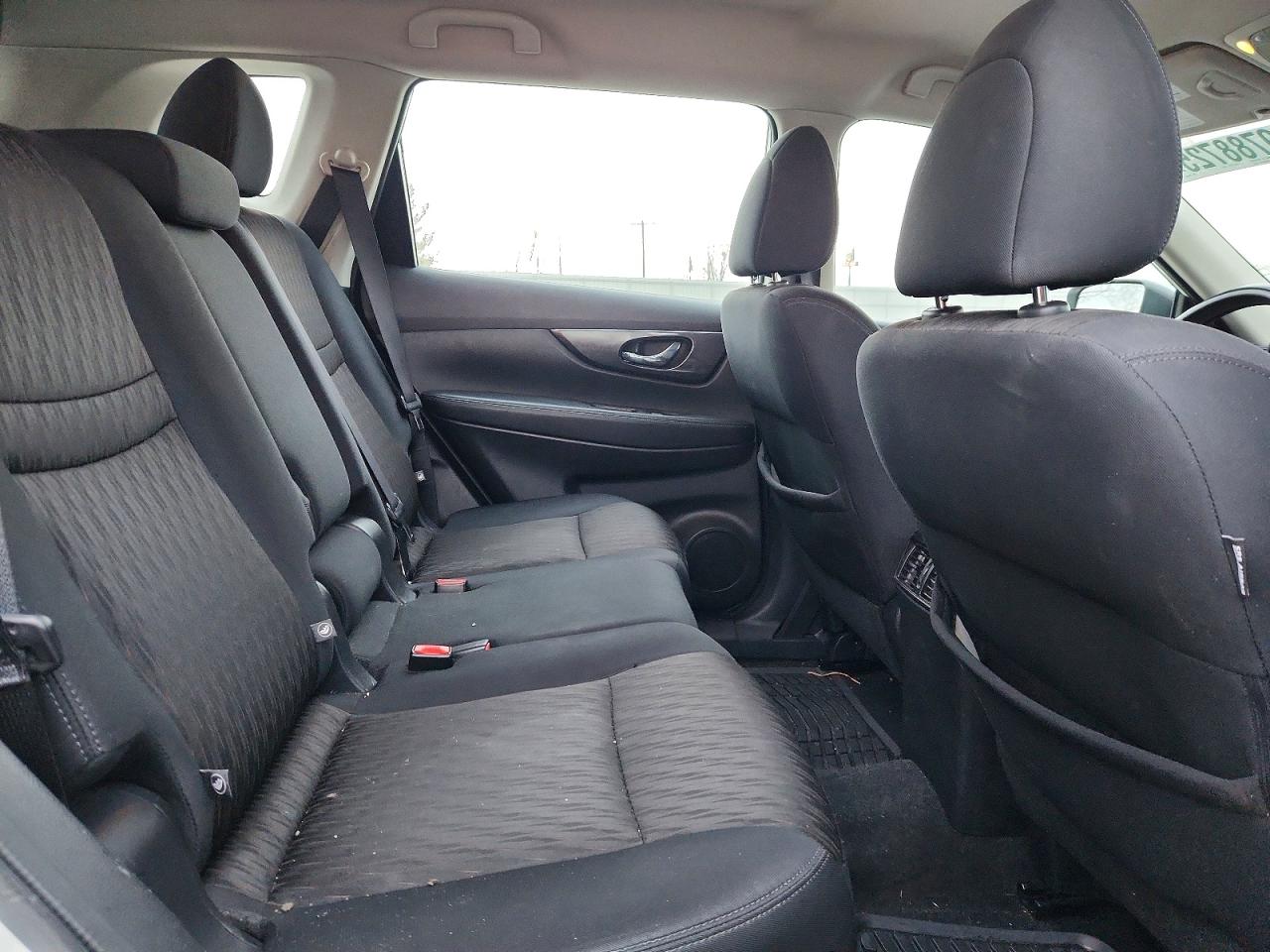 2017 NISSAN ROGUE SV photo 10