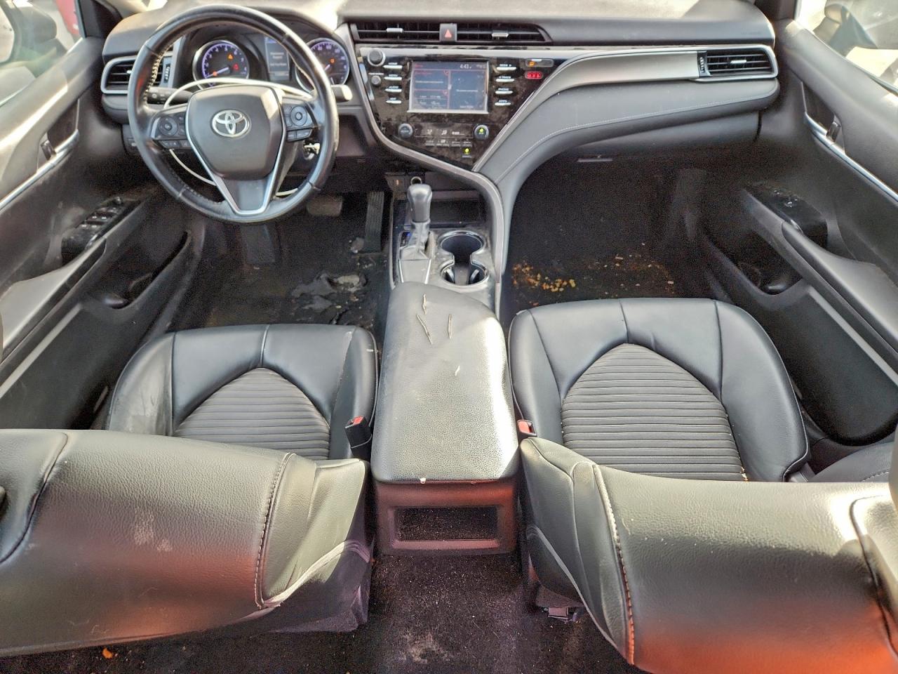 2019 TOYOTA CAMRY L photo 8