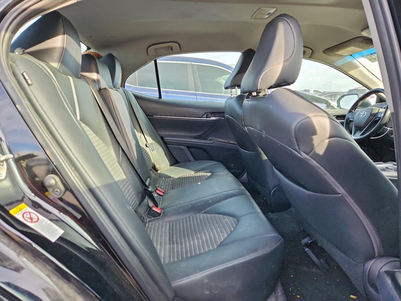 2019 TOYOTA CAMRY L photo 10