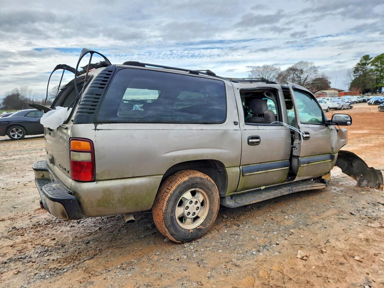 2002 CHEVROLET SUBURBAN C1500 photo 3