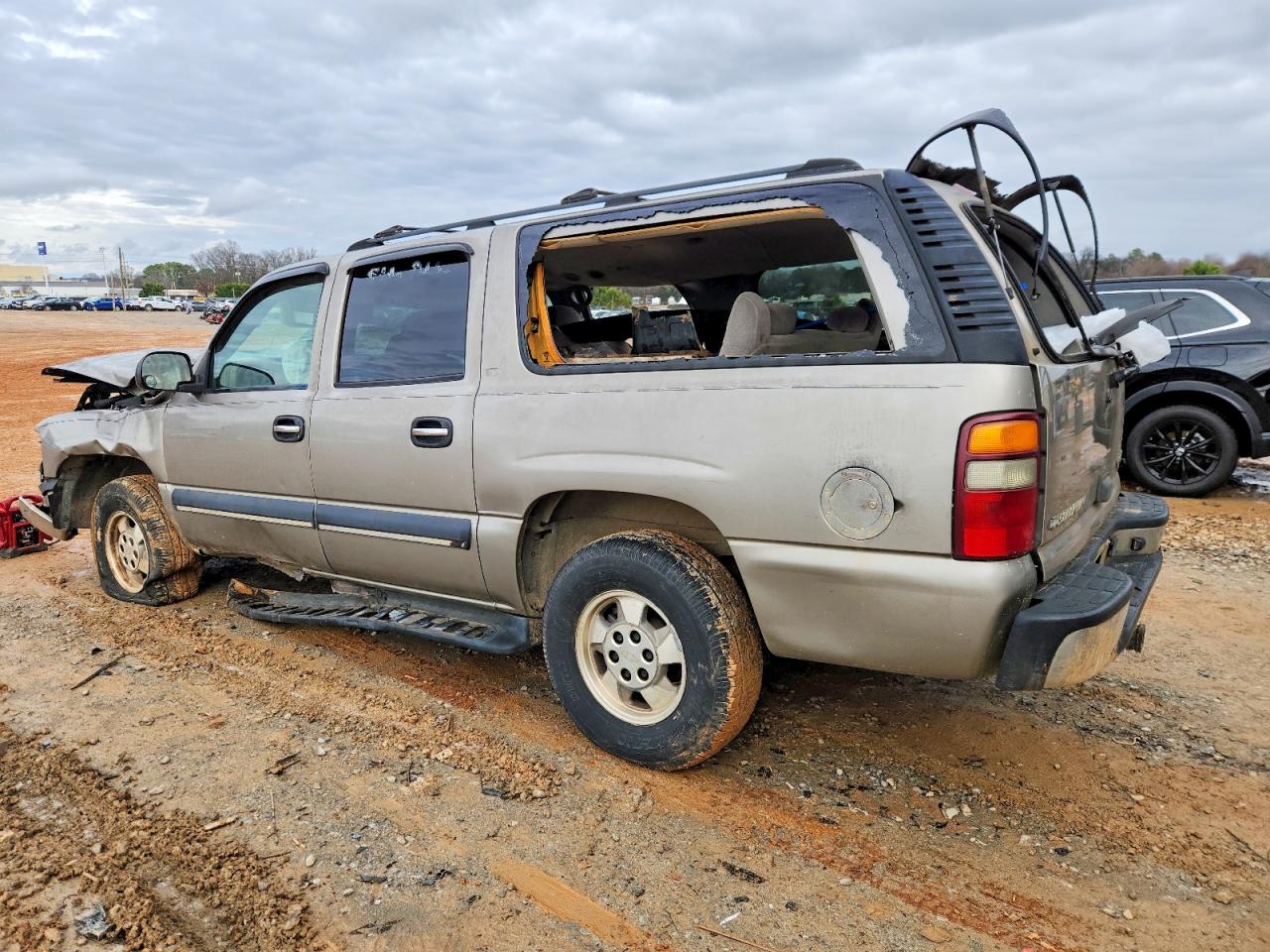 2002 CHEVROLET SUBURBAN C1500 photo 2