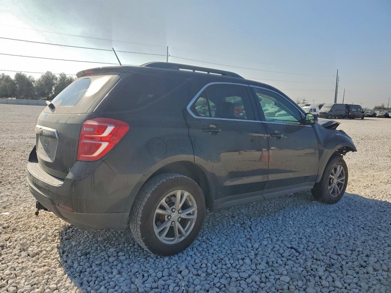 2017 CHEVROLET EQUINOX LT photo 3