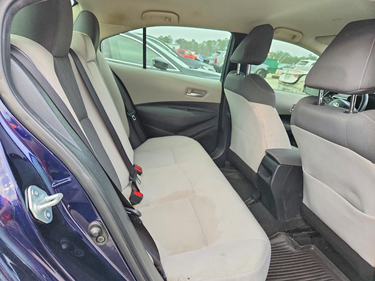 2020 TOYOTA COROLLA LE photo 10