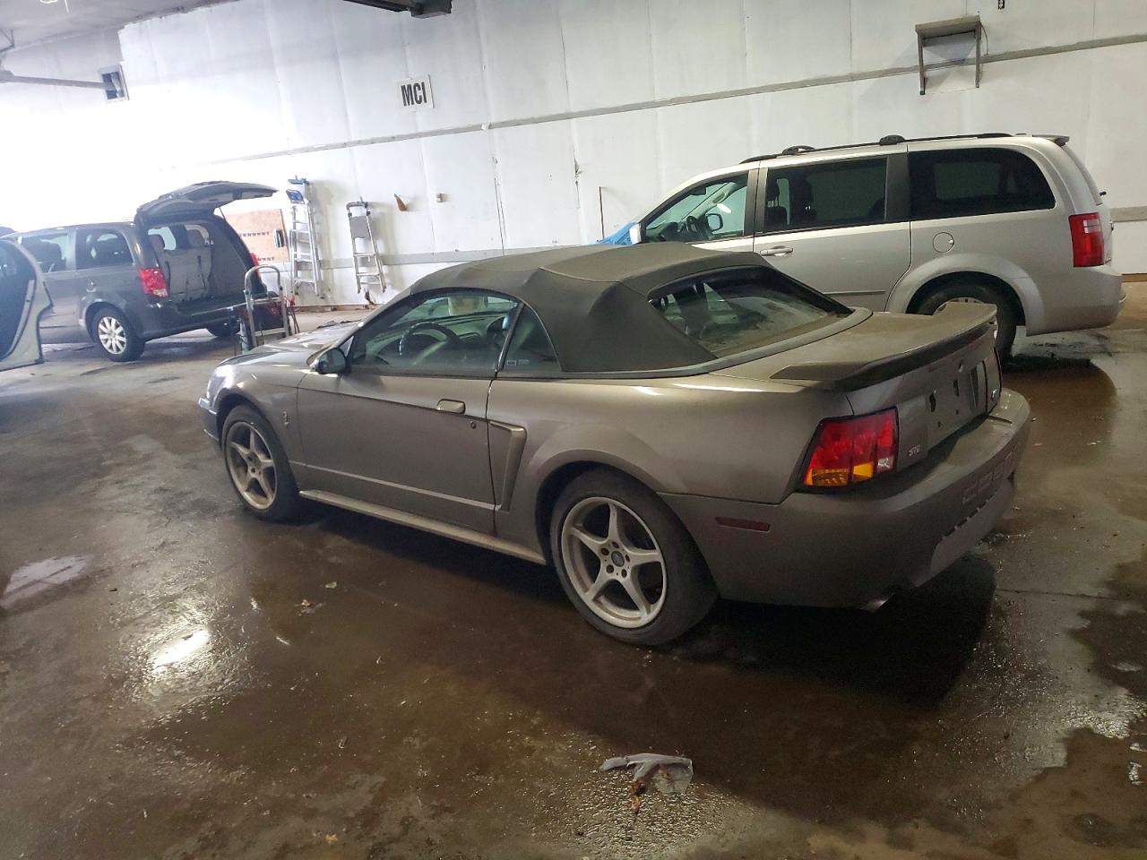 2001 FORD MUSTANG COBRA SVT photo 2