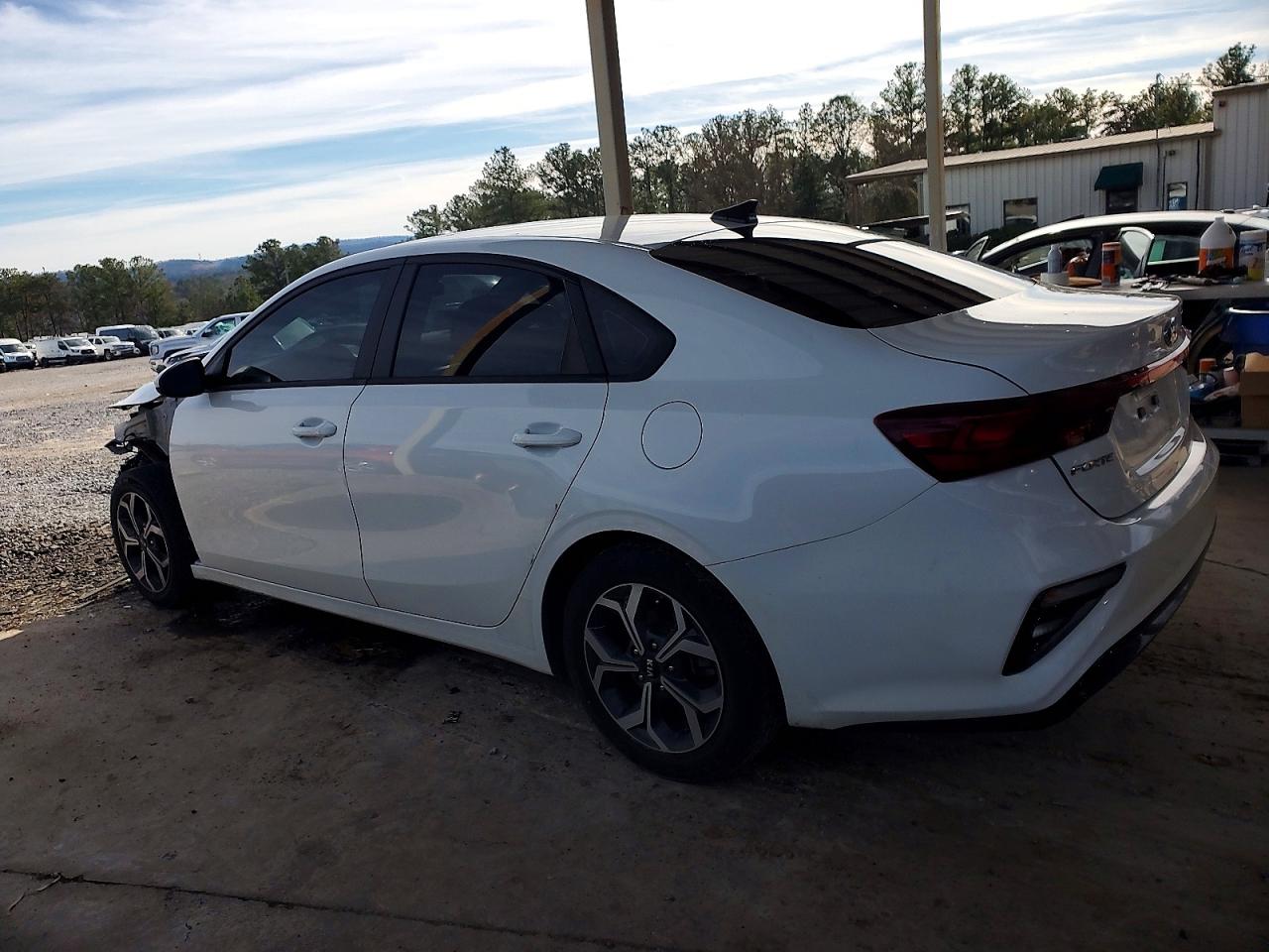2021 KIA FORTE FE photo 2