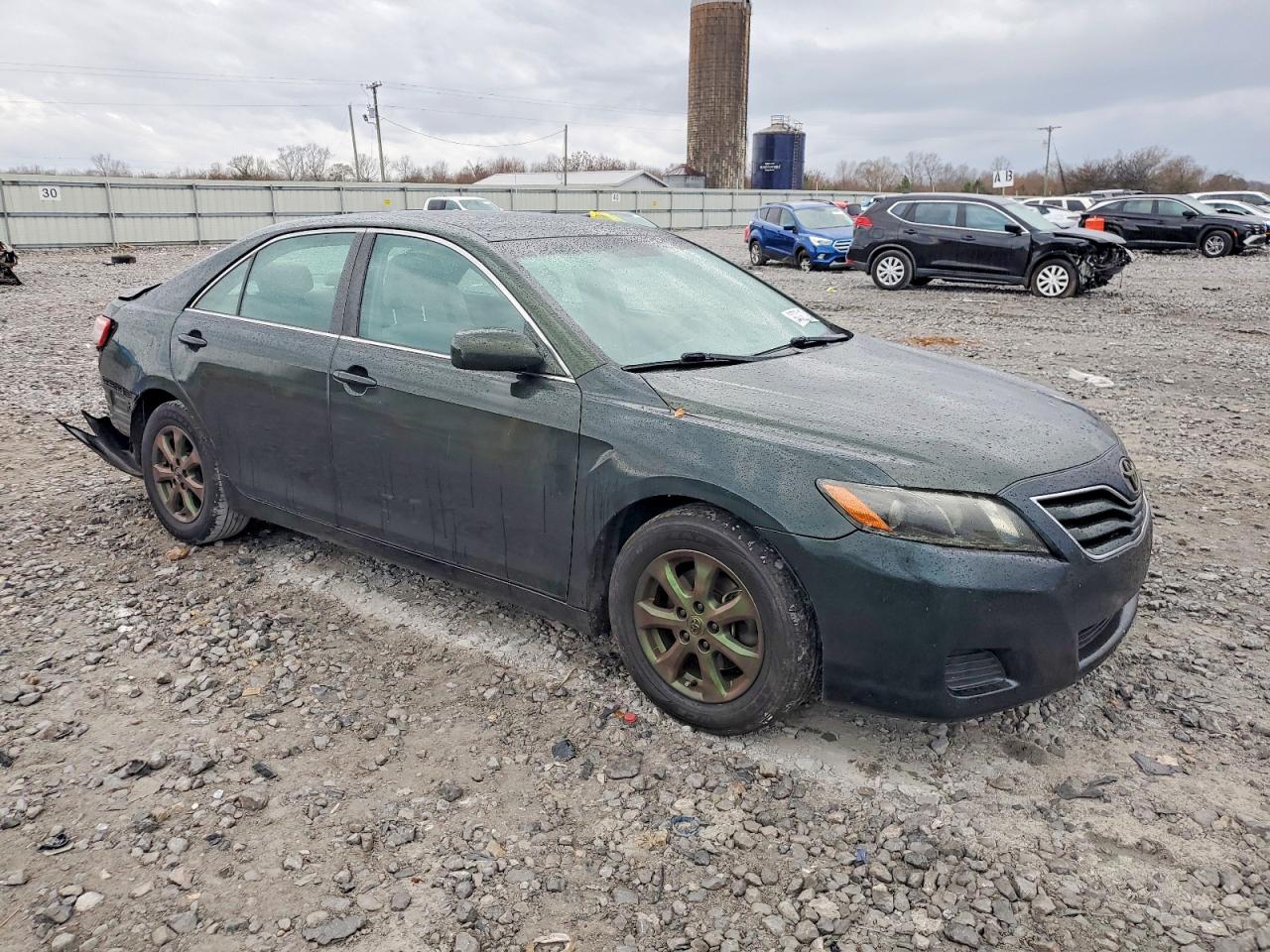 2010 TOYOTA CAMRY BASE photo 4