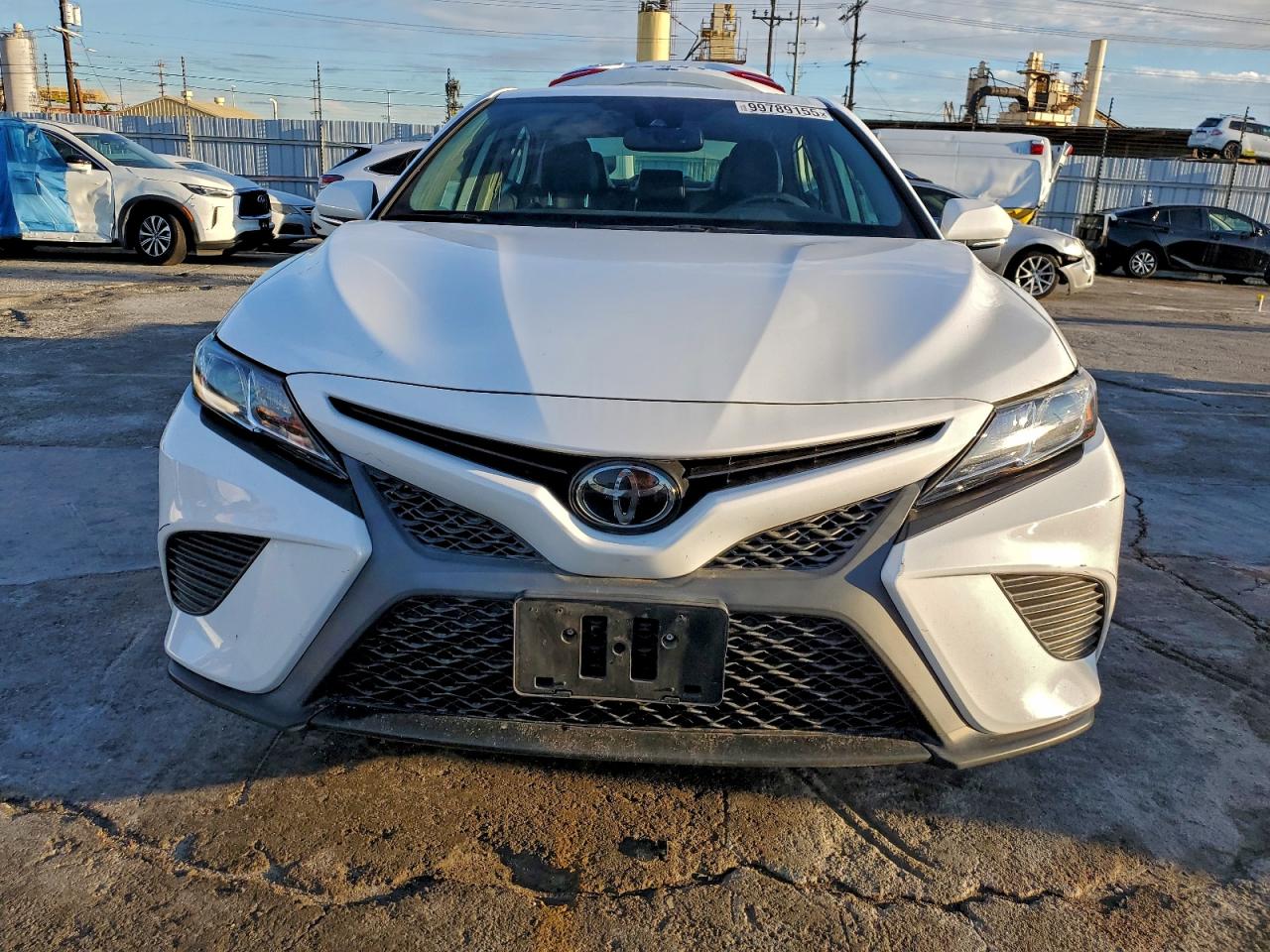 2020 TOYOTA CAMRY SE photo 5