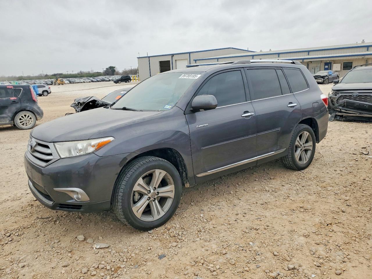 2013 TOYOTA HIGHLANDER