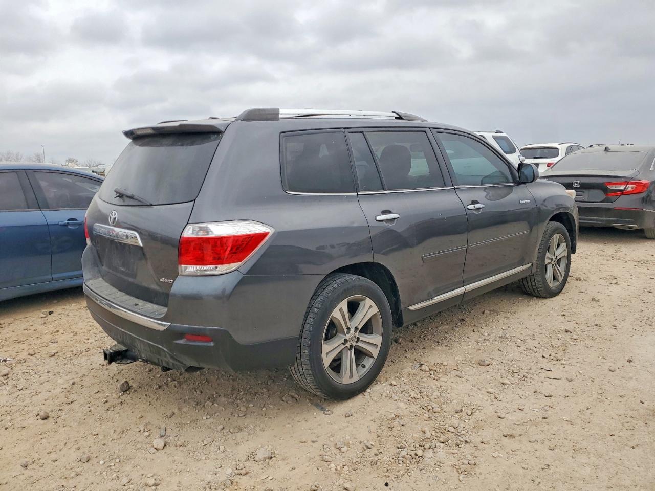 2013 TOYOTA HIGHLANDER LIMITED photo 3
