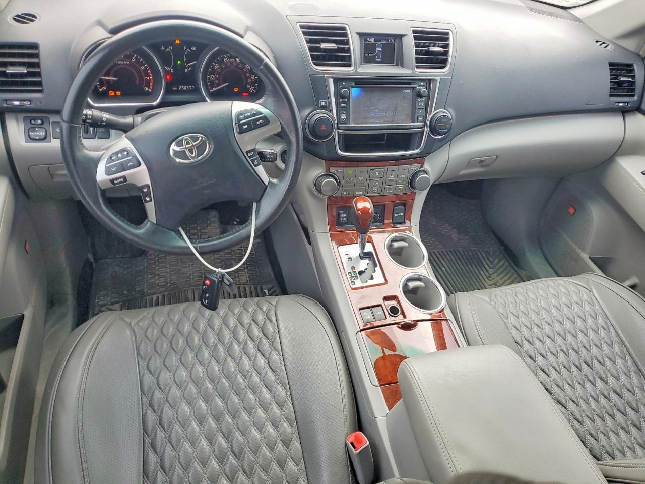 2013 TOYOTA HIGHLANDER LIMITED photo 8