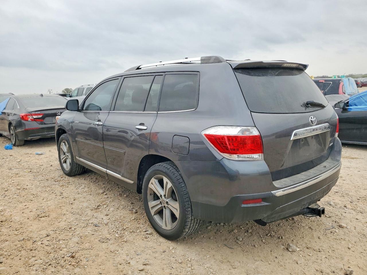 2013 TOYOTA HIGHLANDER LIMITED photo 2
