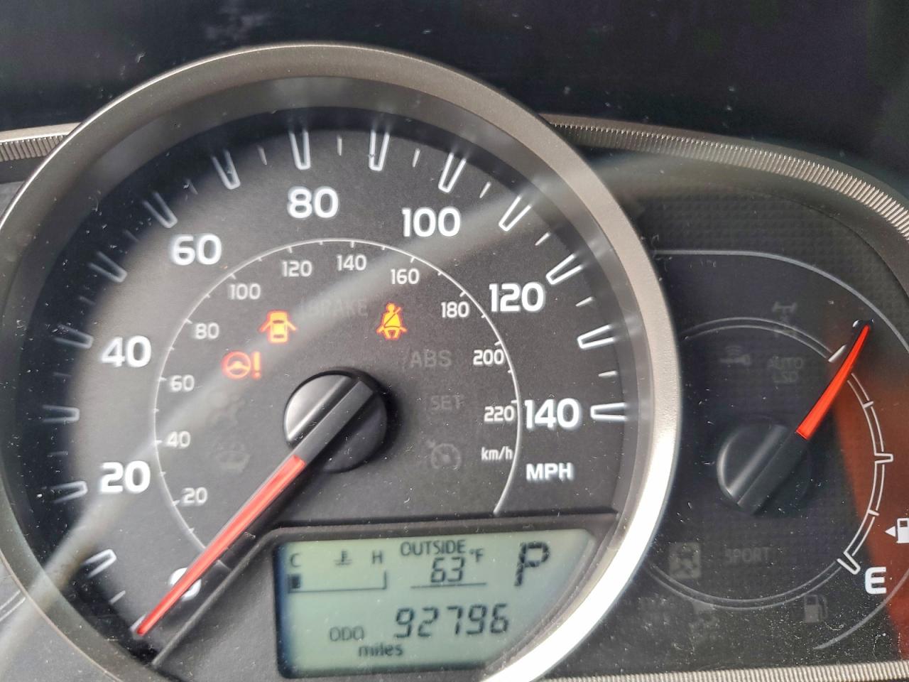 2015 TOYOTA RAV4 XLE photo 9