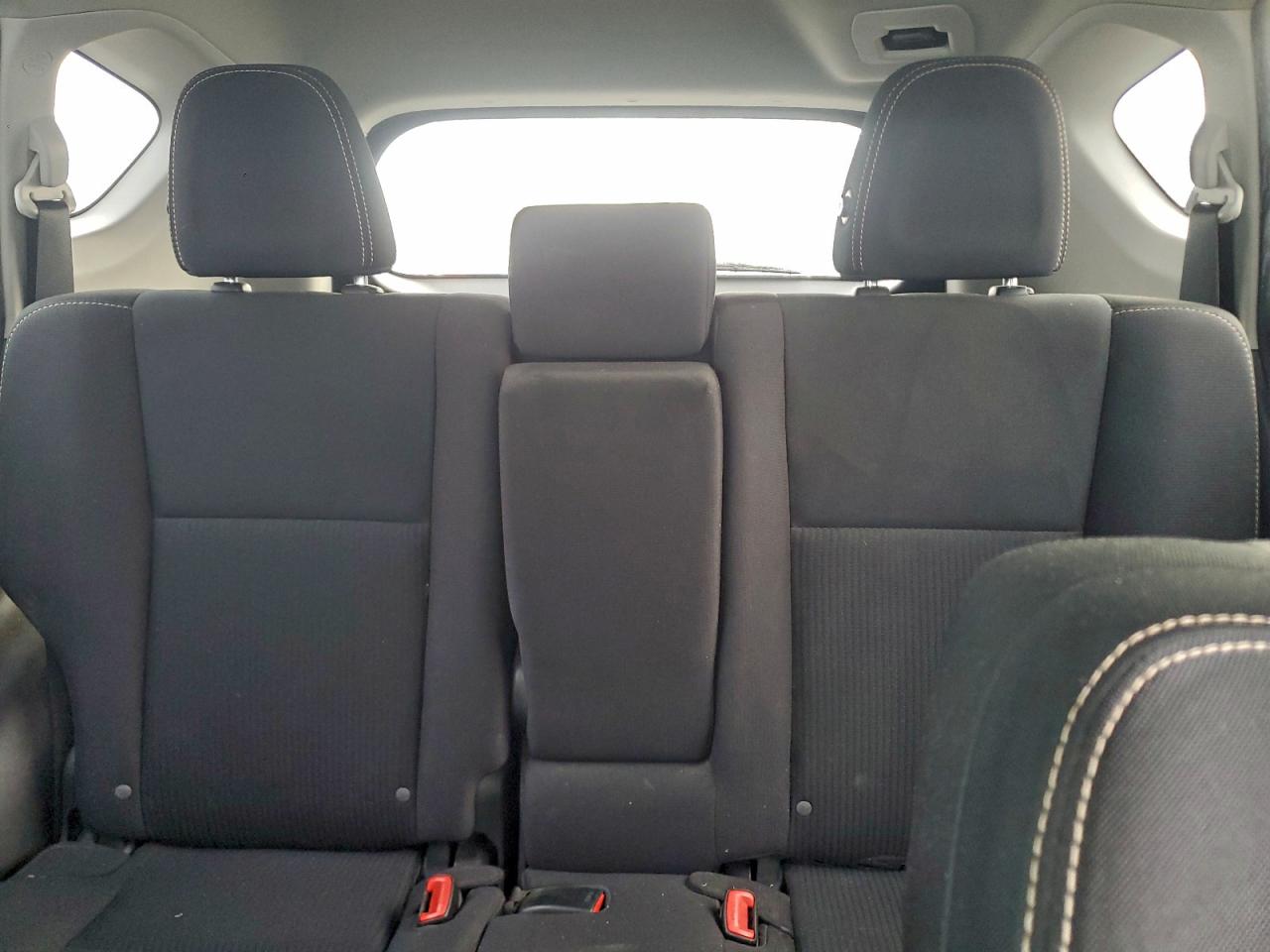 2015 TOYOTA RAV4 XLE photo 10