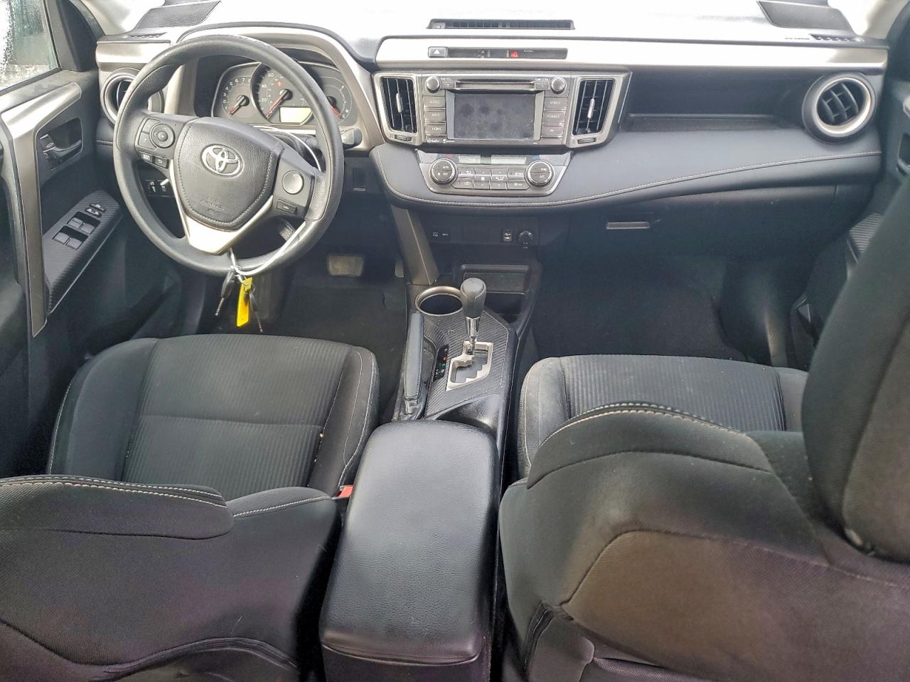 2015 TOYOTA RAV4 XLE photo 8