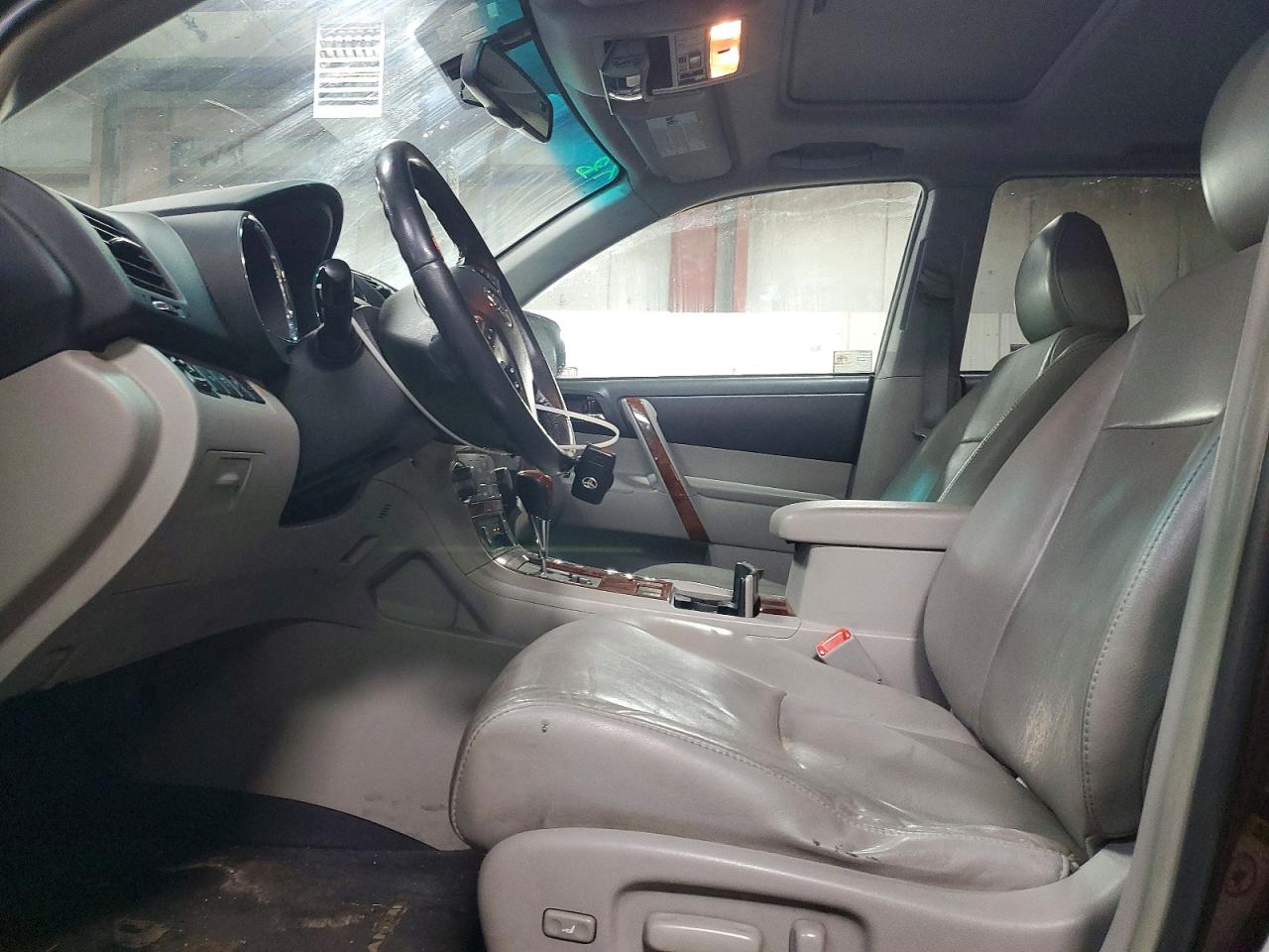 2011 TOYOTA HIGHLANDER LIMITED photo 7