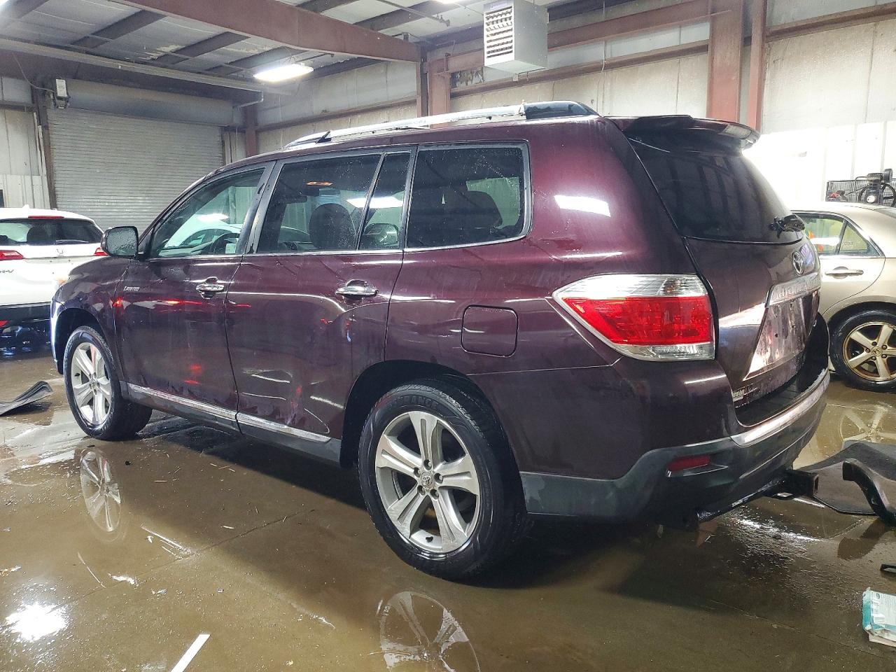 2011 TOYOTA HIGHLANDER LIMITED photo 2