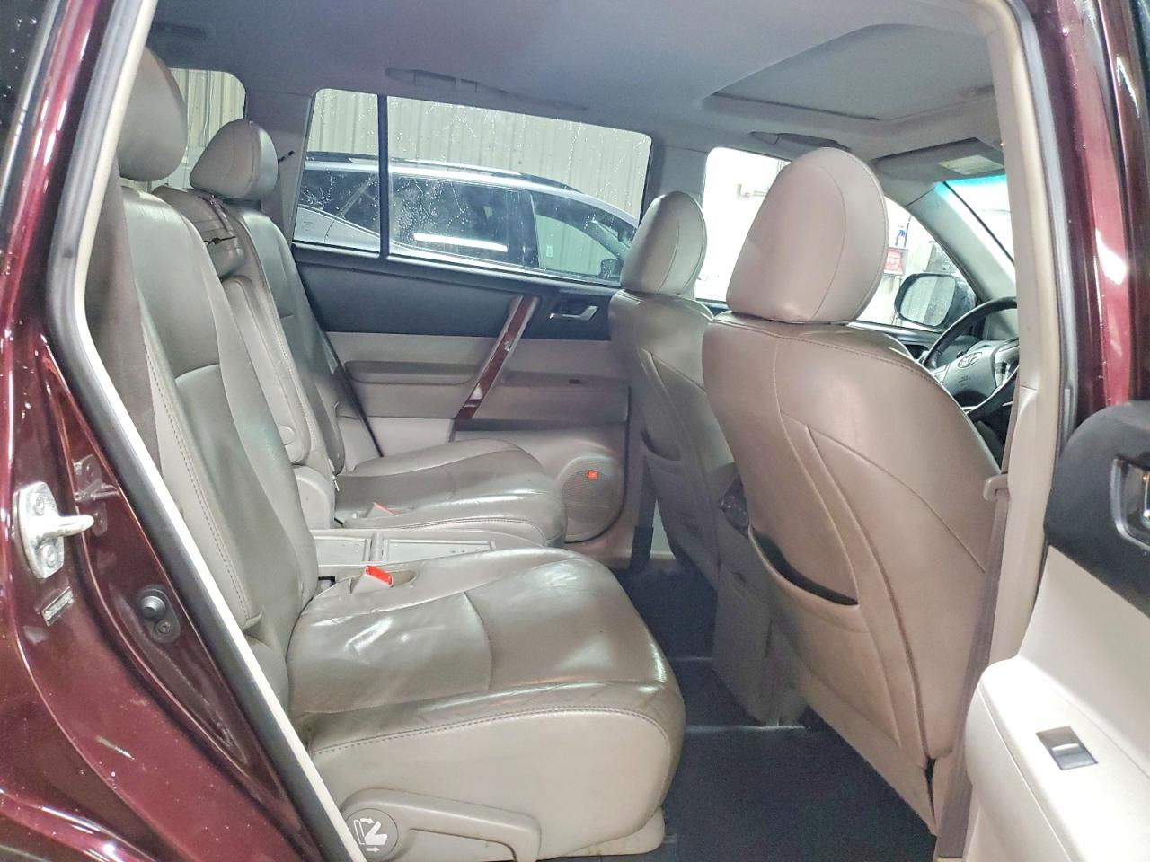 2011 TOYOTA HIGHLANDER LIMITED photo 10