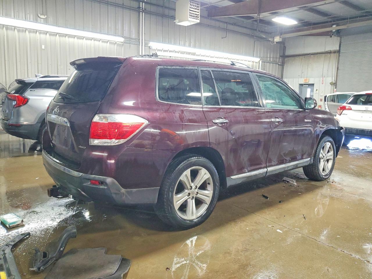 2011 TOYOTA HIGHLANDER LIMITED photo 3