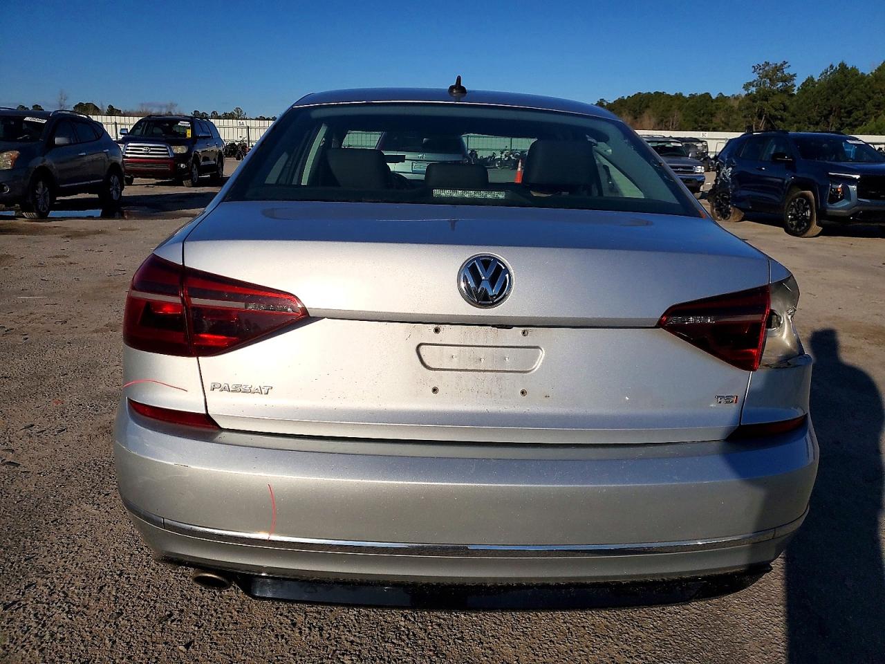 2018 VOLKSWAGEN PASSAT S photo 6