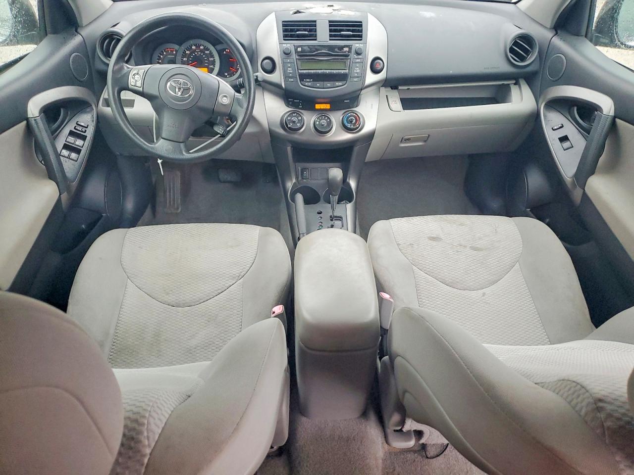 2011 TOYOTA RAV4 photo 8