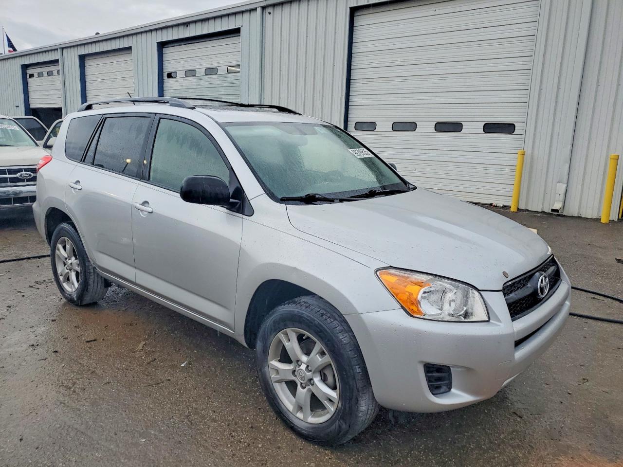 2011 TOYOTA RAV4 photo 4