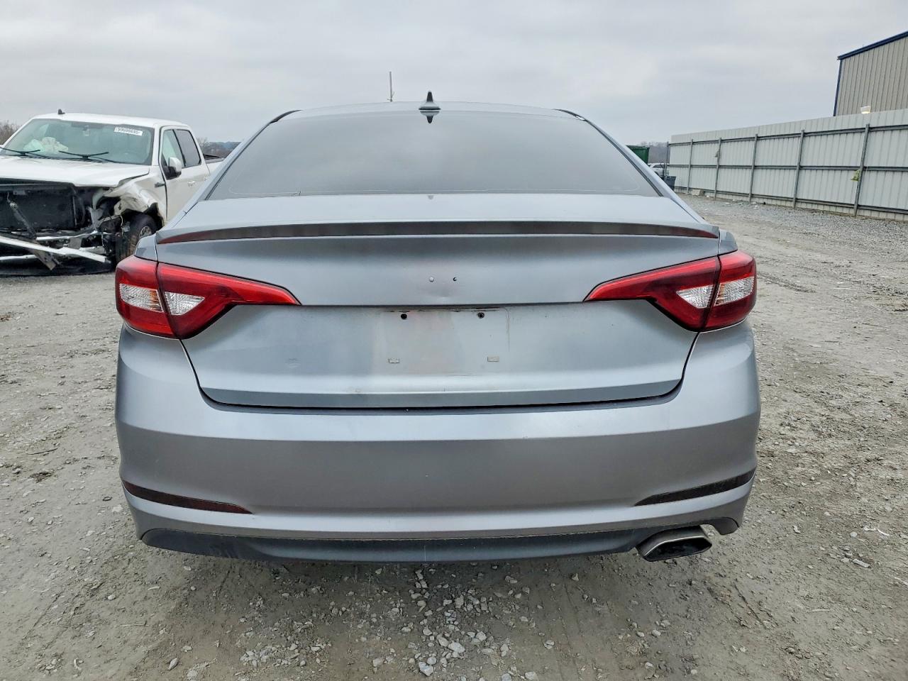 2015 HYUNDAI SONATA SE photo 6
