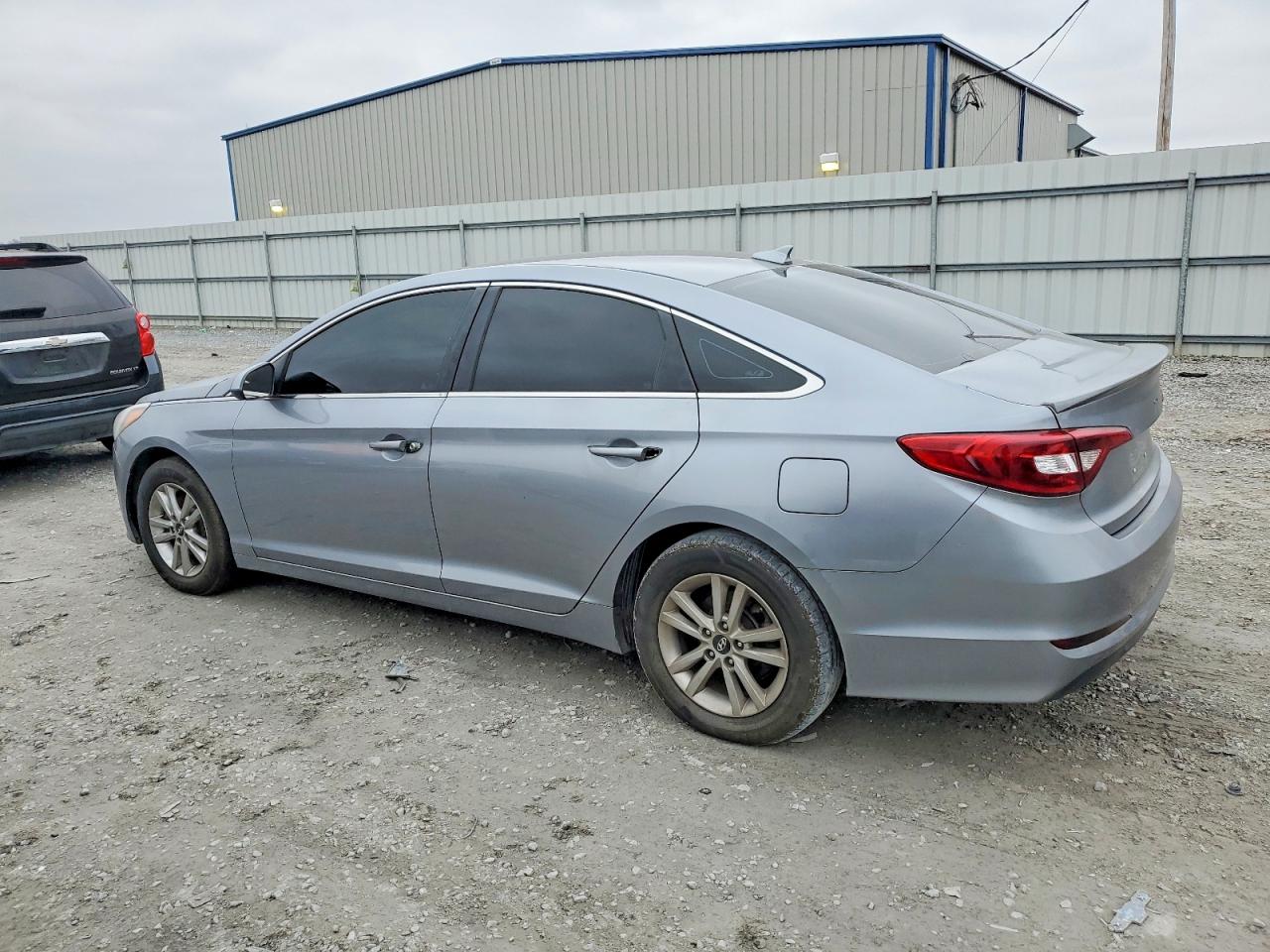 2015 HYUNDAI SONATA SE photo 2