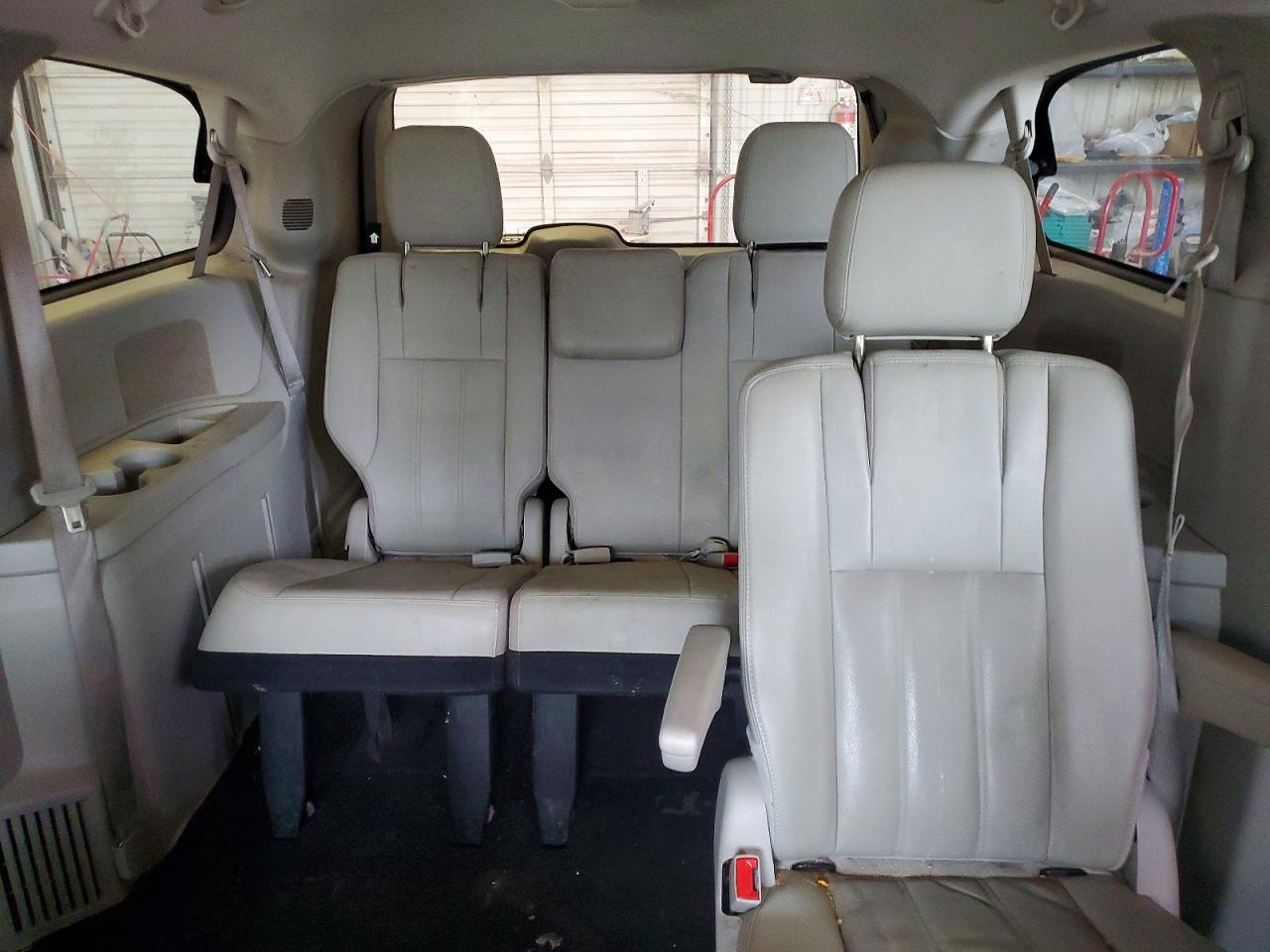 2015 CHRYSLER TOWN & COUNTRY TOURING photo 10