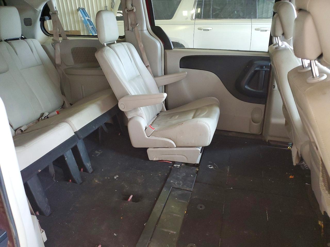 2015 CHRYSLER TOWN & COUNTRY TOURING photo 11