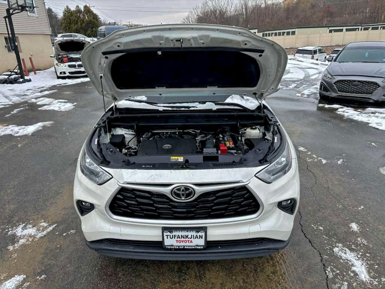 2020 TOYOTA HIGHLANDER XLE photo 6