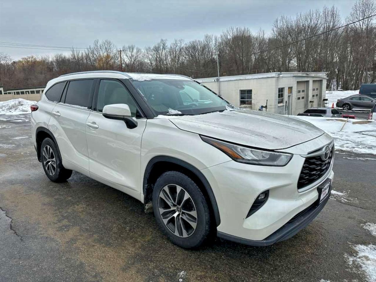 2020 TOYOTA HIGHLANDER XLE photo 4