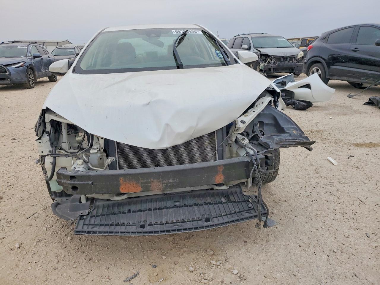 2019 TOYOTA COROLLA LE photo 5