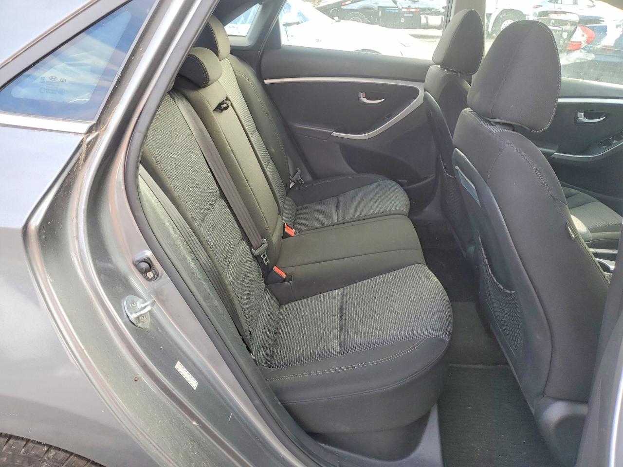 2016 HYUNDAI ELANTRA GT BASE photo 10