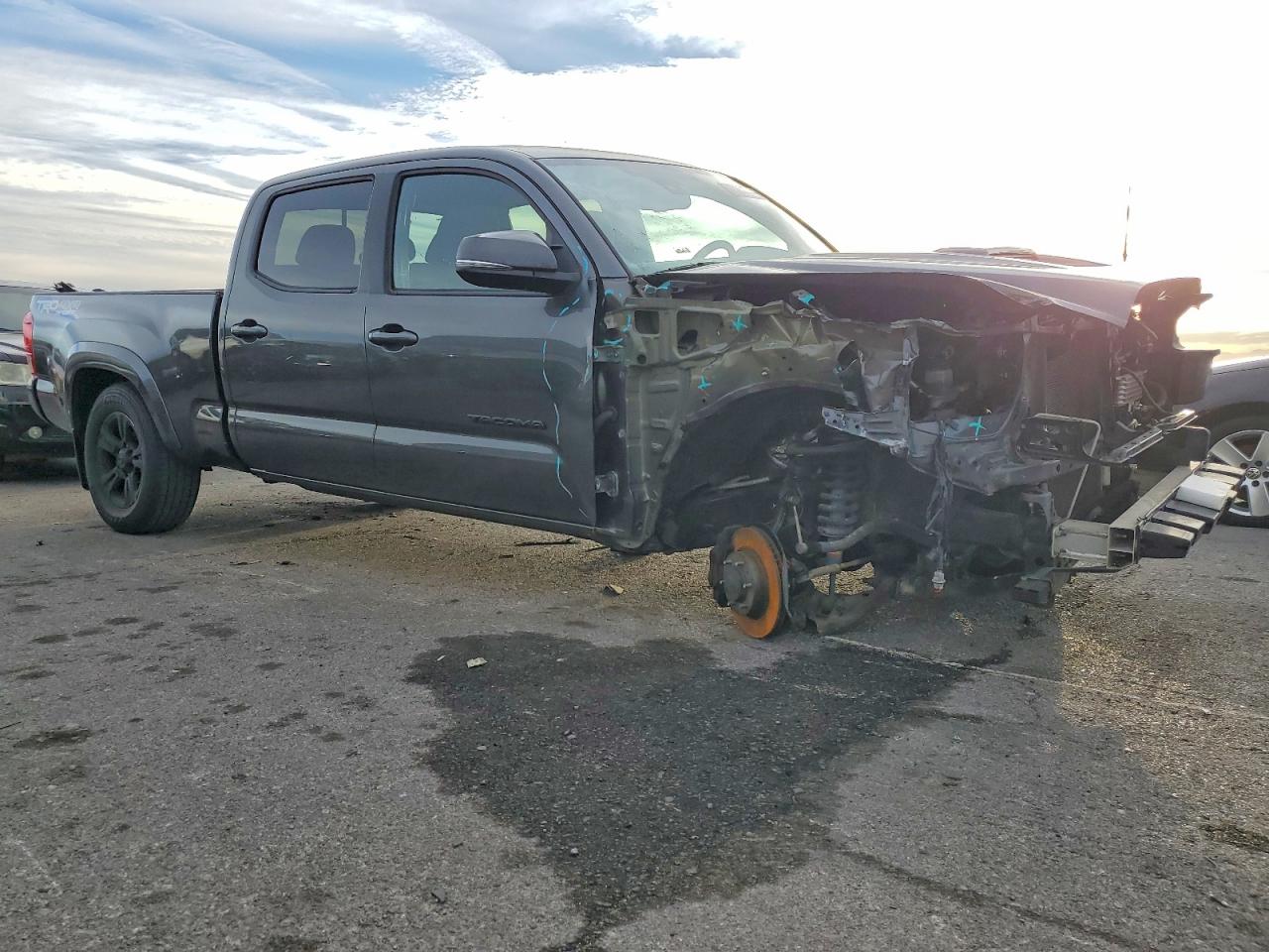 2019 TOYOTA TACOMA TRD SPORT photo 4