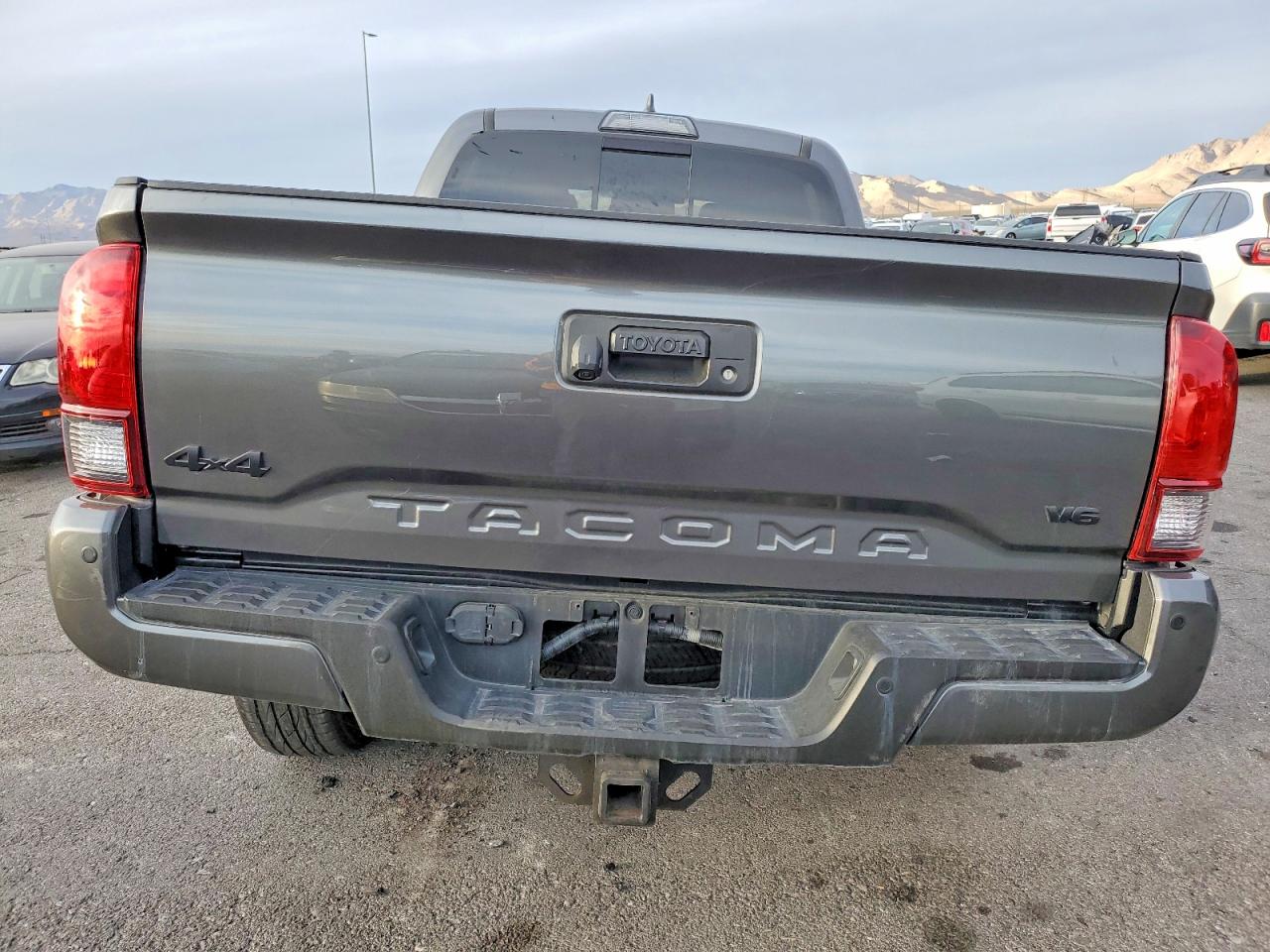 2019 TOYOTA TACOMA TRD SPORT photo 6