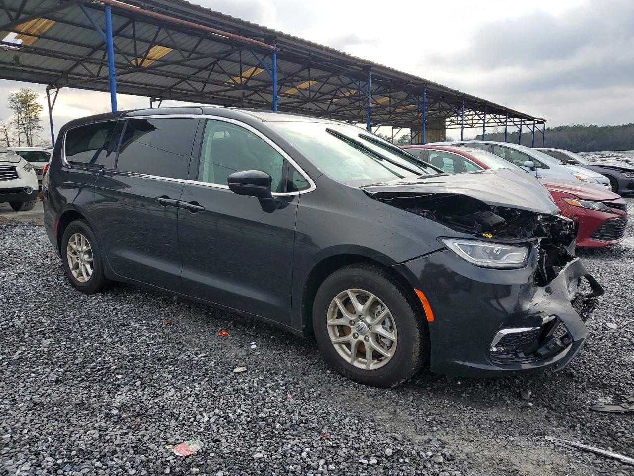 2023 CHRYSLER PACIFICA TOURING L photo 4